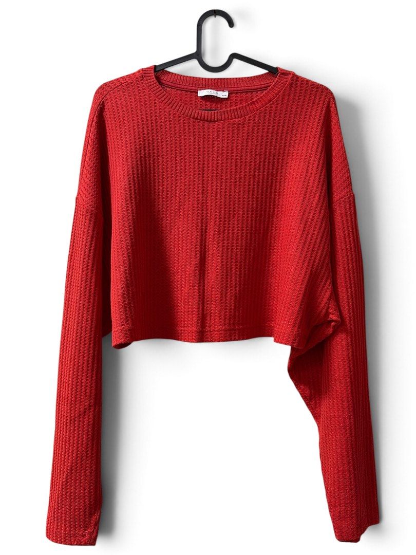 OXXO bright red cropped sweater (Category: Longsleeves) located in Santol. Submitted by lululane (Listing ID 1462619010, Image 1). Description: .