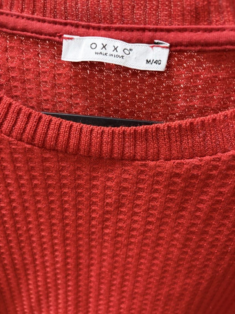 OXXO bright red cropped sweater (Category: Longsleeves) located in Santol. Submitted by lululane (Listing ID 1462619010, Image 3). Description: .
