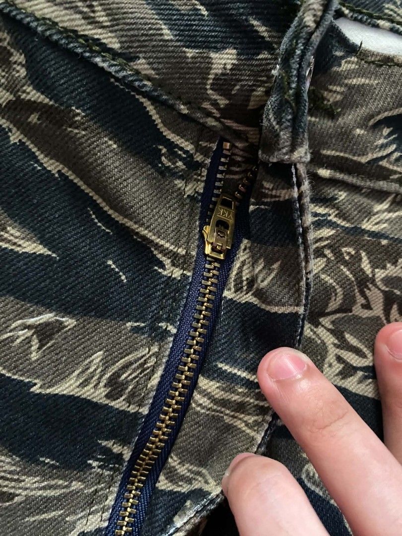 OXYGEN BAGGY PANTS (Category: Trousers) located in Manila. Submitted by aize2thrft (Listing ID 1462487810, Image 3). Description: OXGN BAGGY PANTS BNEW CONDITION NO ISSUE W'30 T:14 L'41 LO'10.