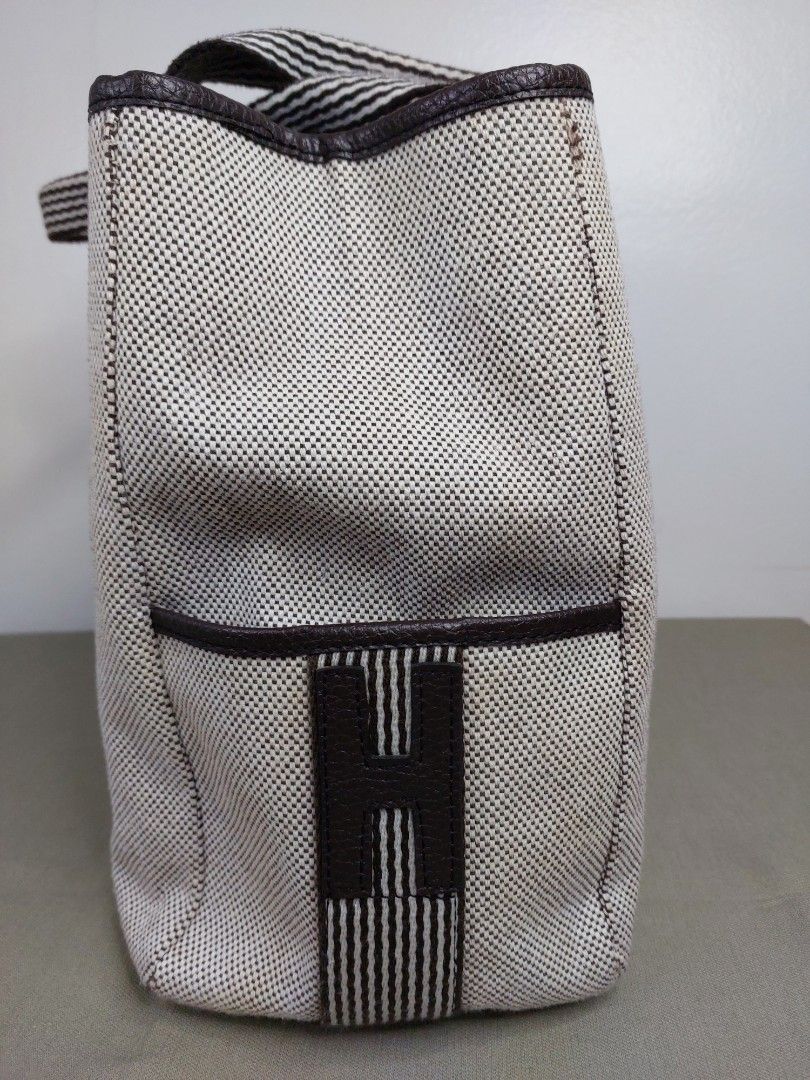 P2,000 only # 24292 - tote bag (Category: Tote Bags) located in Cagayan de Oro. Submitted by jocelynt483 (Listing ID 1462542361, Image 3). Description: P2,000 only # 24292 - tote bag.