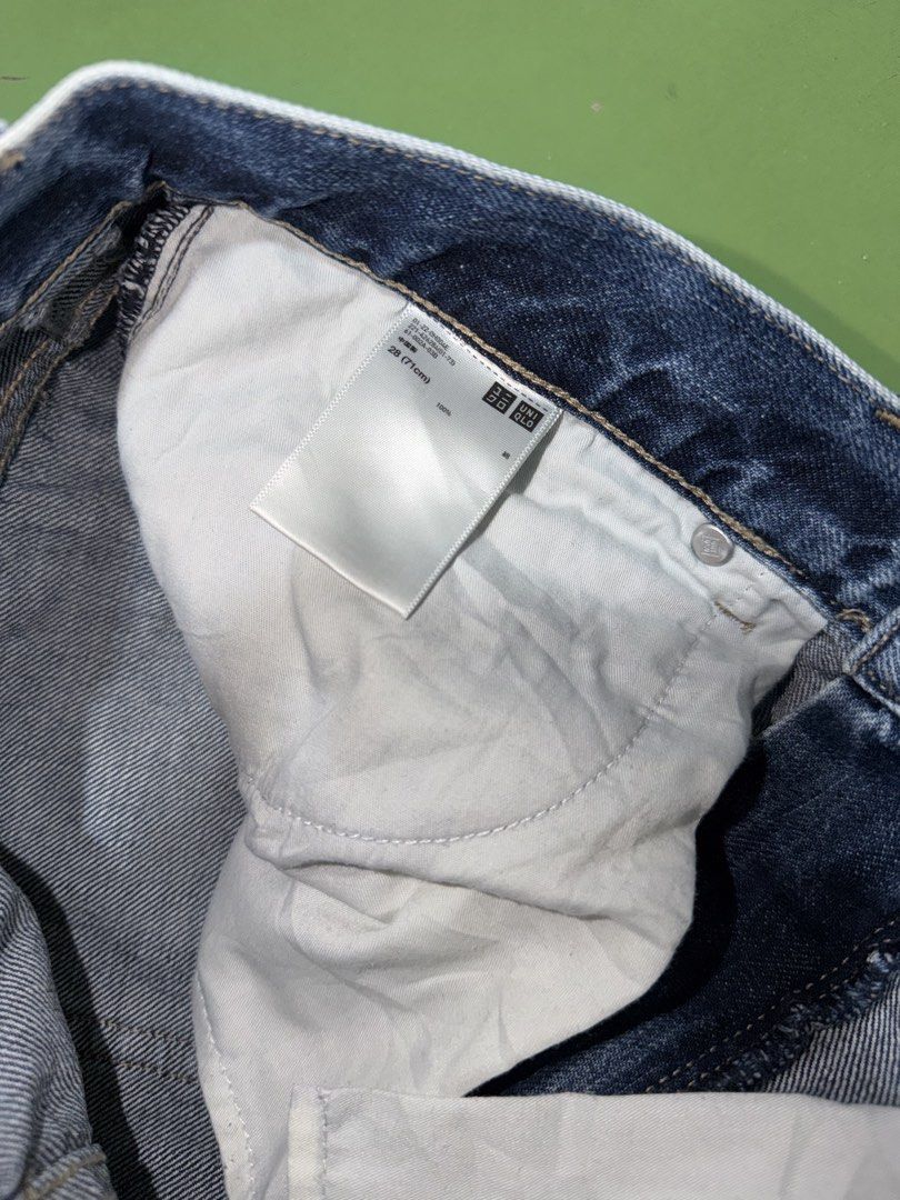 Pants (Category: Jeans) located in Pasig City. Submitted by reyeslarry11740 (Listing ID 1462618960, Image 3). Description: For Sale Uniqlo Relaxed Fit Tapered Style Middle Rise Pants Pambabae Pwede naman sa lalaki Size 28 fit 32 Excellent to as new condition No issue 650 plus ship only Payment 1st Pasig city .