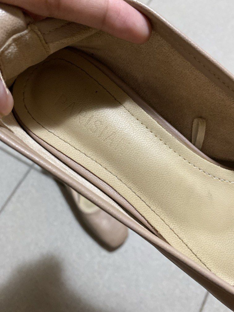Parisian Heels Beige (Category: Heels) located in Dagupan City. Submitted by maryennie (Listing ID 1462495234, Image 1). Description: need lang punasan, but ill clean it for u.