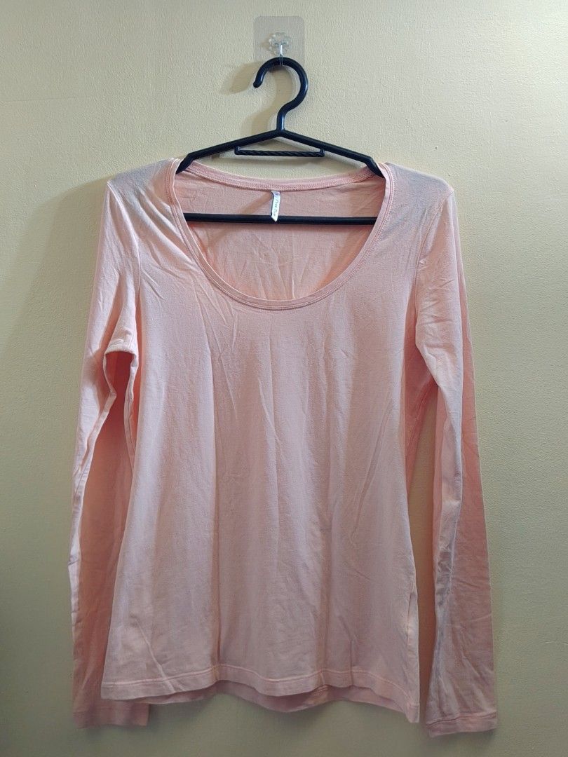 'PART TWO' Light Peach Long-sleeve (Category: Longsleeves) located in Quezon City. Submitted by flutter.prism10 (Listing ID 1462653418, Image 1). Description: Length: 24" Waist Width: 16" Sleeve: 24" Shoulder: 18".