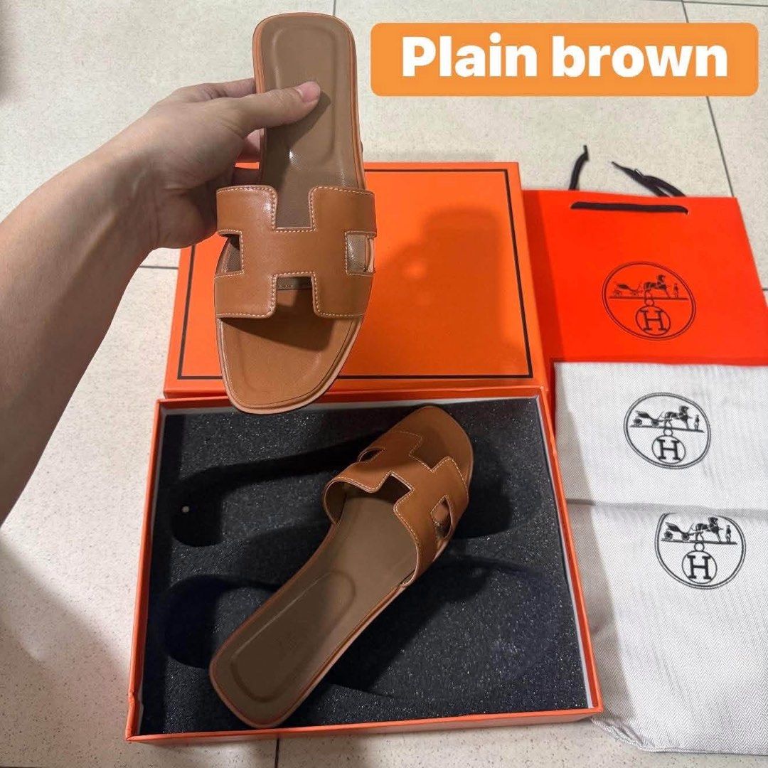PAY NOW !! SHIP AGAD ermes oran (Category: Slippers and slides) located in Manila. Submitted by mypshopp (Listing ID 1462482787, Image 2). Description: Complete inclusion Avail size 35/36/37/38/39/40.