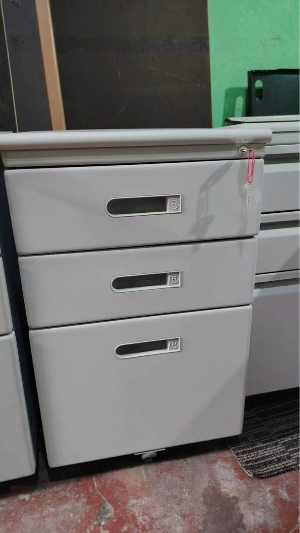 Pedestal (Category: Shelves, Cabinets & Racks) located in Manila. Submitted by affordablebuys15 (Listing ID 1462559169, Image 3). Description: Open for bulk order Good as new Cod, gcash, bank transfer .