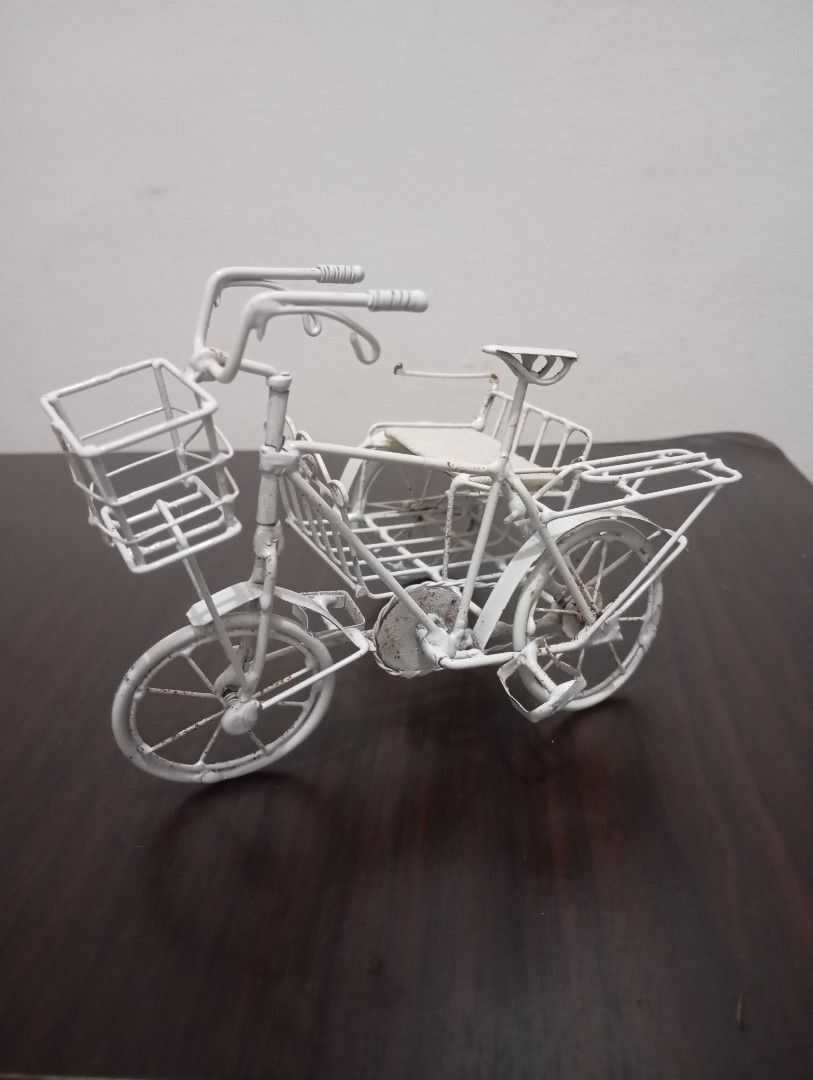 Pedicab metal art (Category: Other Home Decor) located in Las Pinas. Submitted by the_recycle_shop (Listing ID 1462596500, Image 2). Description: 4 inches tall 6 inches long.