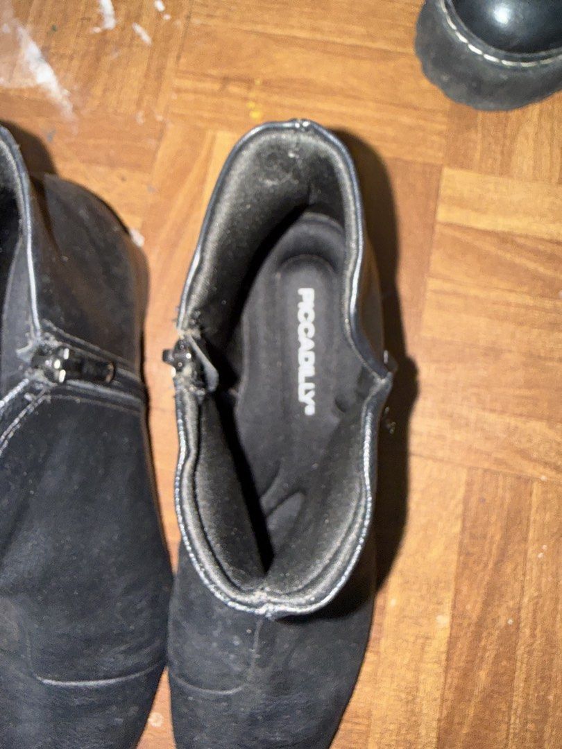 Piccadilly Black Boots (Category: Boots) located in Quezon City. Submitted by StylePoise (Listing ID 1462647166, Image 1). Description: STYLE POISE ✨ 2nd hand items | Pre-loved items 📦 Delivery Mode of Payment: GCASH Mode of Delivery: GRAB/LALAMOVE/GOGO XPRESS delivery fee shouldered by buyer .