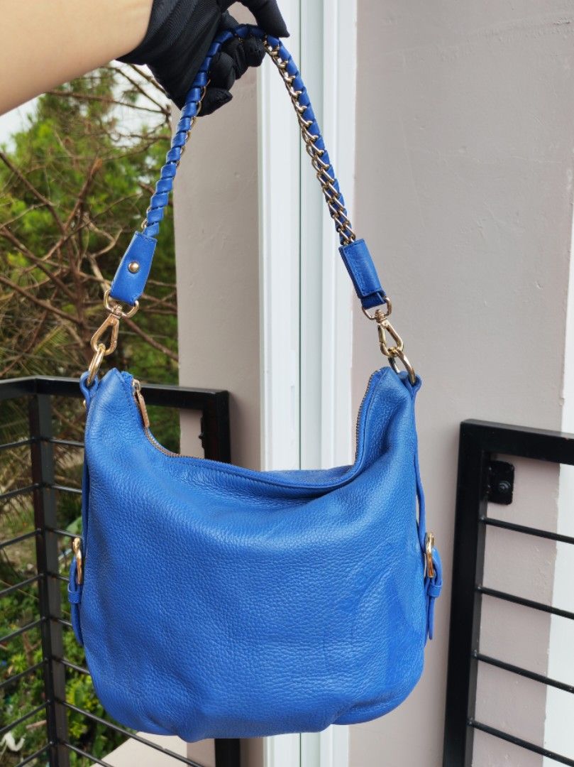 Pierre Cardin Hobo shoulder bag (Category: Shoulder Bags) located in Baguio. Submitted by north.archive (Listing ID 1462498201, Image 1). Description: .