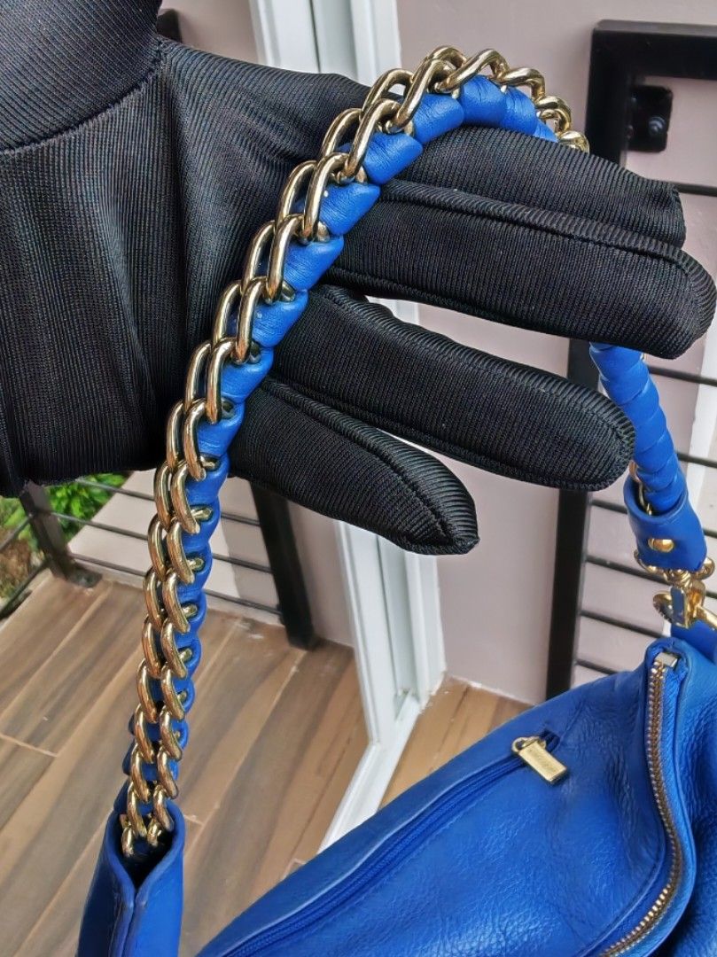 Pierre Cardin Hobo shoulder bag (Category: Shoulder Bags) located in Baguio. Submitted by north.archive (Listing ID 1462498201, Image 3). Description: .