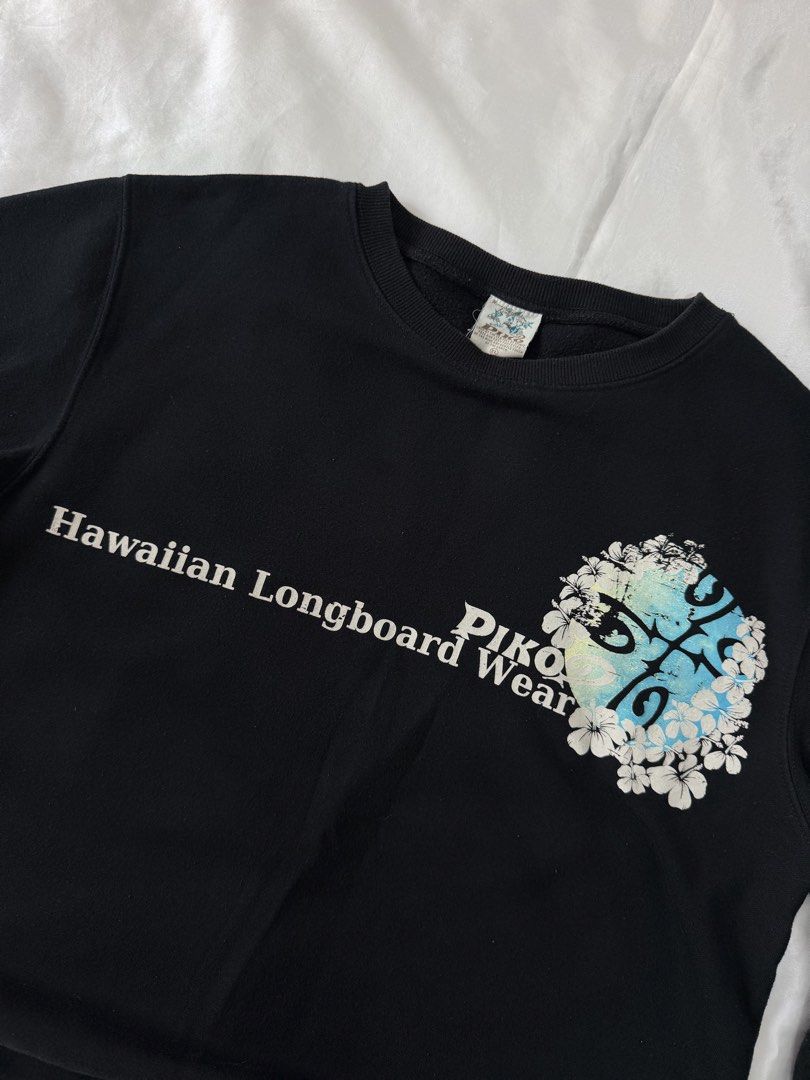 PIKO hawaiian sweater (Category: Longsleeves) located in Bulacan. Submitted by byppishh__ (Listing ID 1462588361, Image 3). Description: Size: L In great condition Very nice print & quality —one of my comfy fave sweaterr.