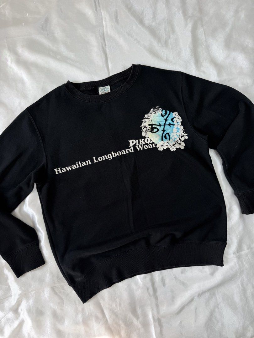 PIKO hawaiian sweater (Category: Longsleeves) located in Bulacan. Submitted by byppishh__ (Listing ID 1462588361, Image 1). Description: Size: L In great condition Very nice print & quality —one of my comfy fave sweaterr.