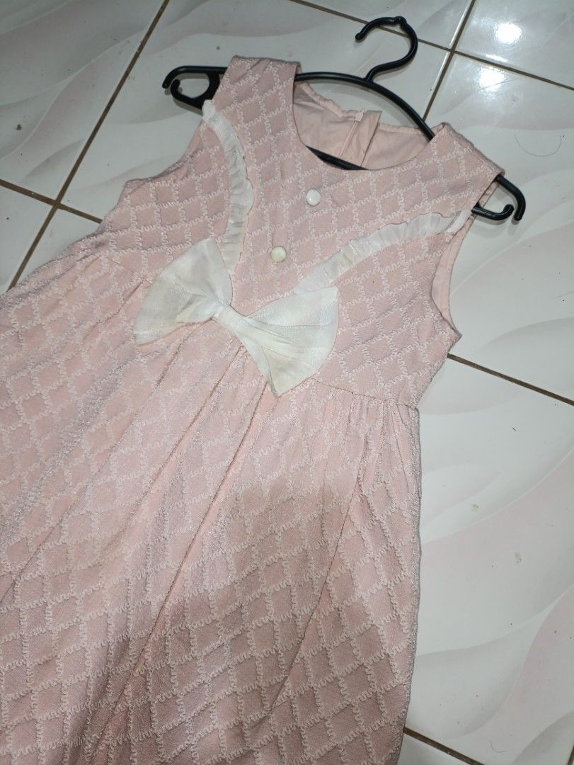 PINK BOW DRESS KIDS (Category: Babies & Kids Fashion) located in Pateros City. Submitted by amj_amj (Listing ID 1462568171, Image 2). Description: .