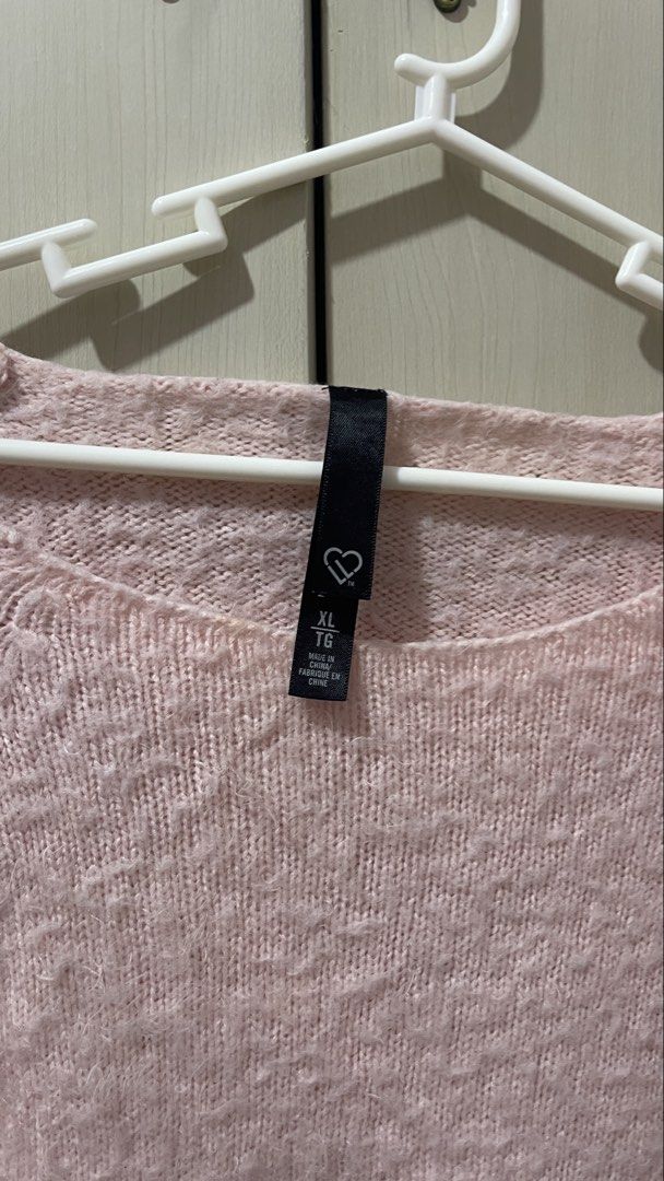 Pink Fuzzy Knit Sweater XL (Category: Coats, Jackets and Outerwear) located in Cabanatuan. Submitted by lovelyaly (Listing ID 1462573708, Image 2). Description: - Super soft pink fuzzy knit sweater - Relaxed fit - Slightly cropped length - Cozy fuzzy texture .