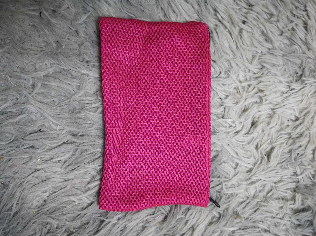 Pink Mesh Zipper Closure Coin Purse (Category: Purses & Pouches) located in Santa Cruz. Submitted by jmy_surplus.2 (Listing ID 1462669669, Image 2). Description: Size ; L - 5 W - 8 Color ; Pink Type ; Purse Brand ; No brand Material ; Nylon Style ; Pink Zipper Closure Purse LR 129 JMY 1 Batch #221.