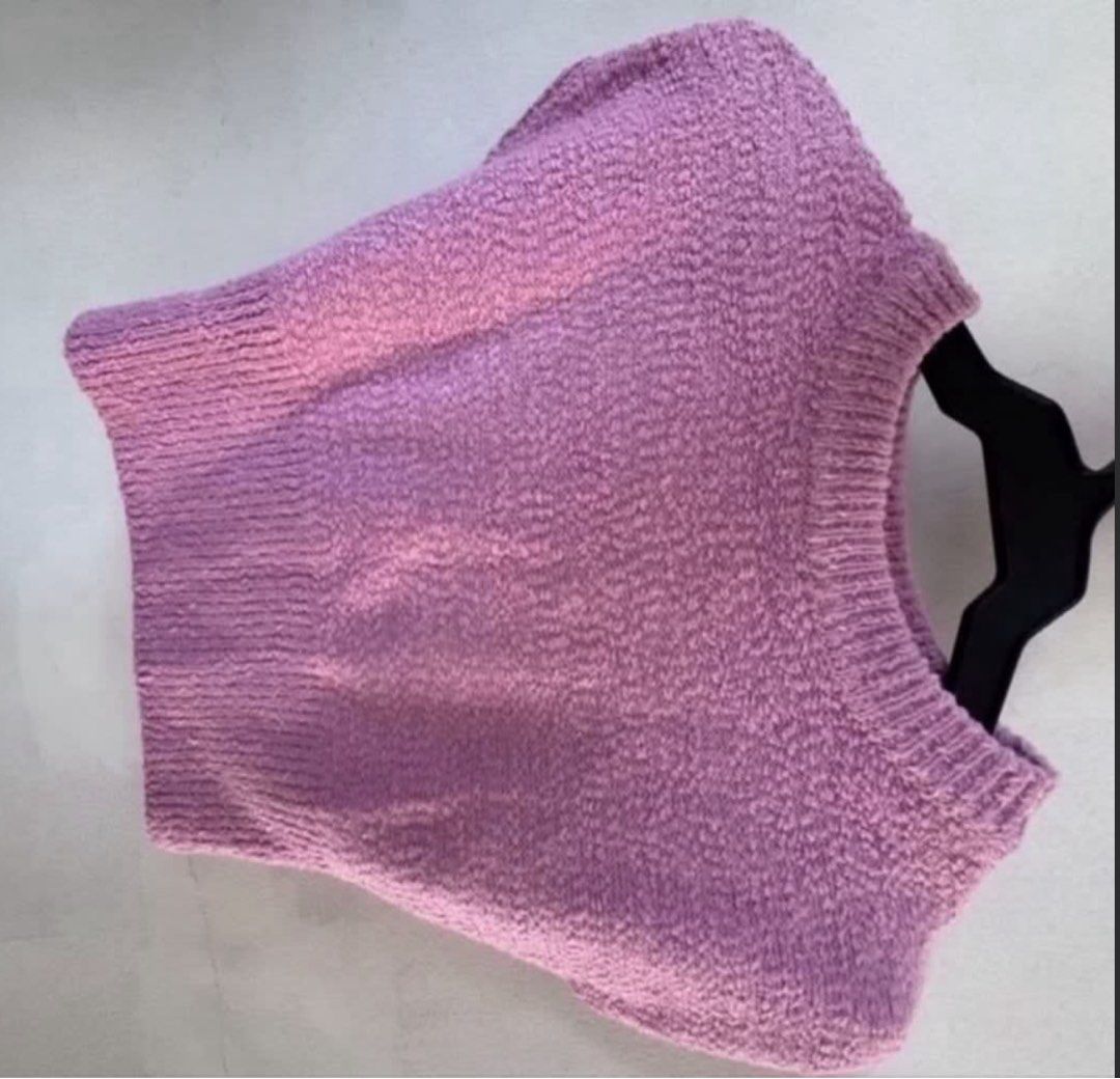 Pink top (Category: Blouses) located in Quezon City. Submitted by prelovedsaleitems (Listing ID 1462447823, Image 1). Description: .