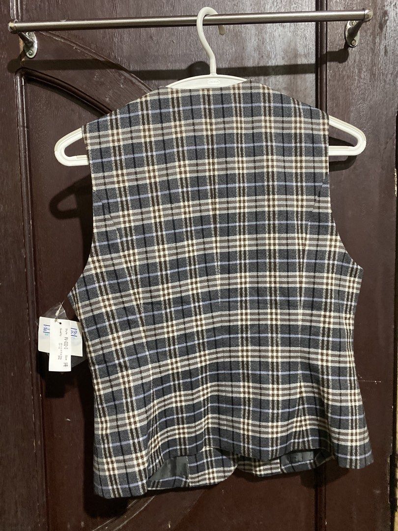 Plaid Vest with Buttons (Category: Sleeveless) located in Cainta. Submitted by narraveranda (Listing ID 1462617125, Image 2). Description: .