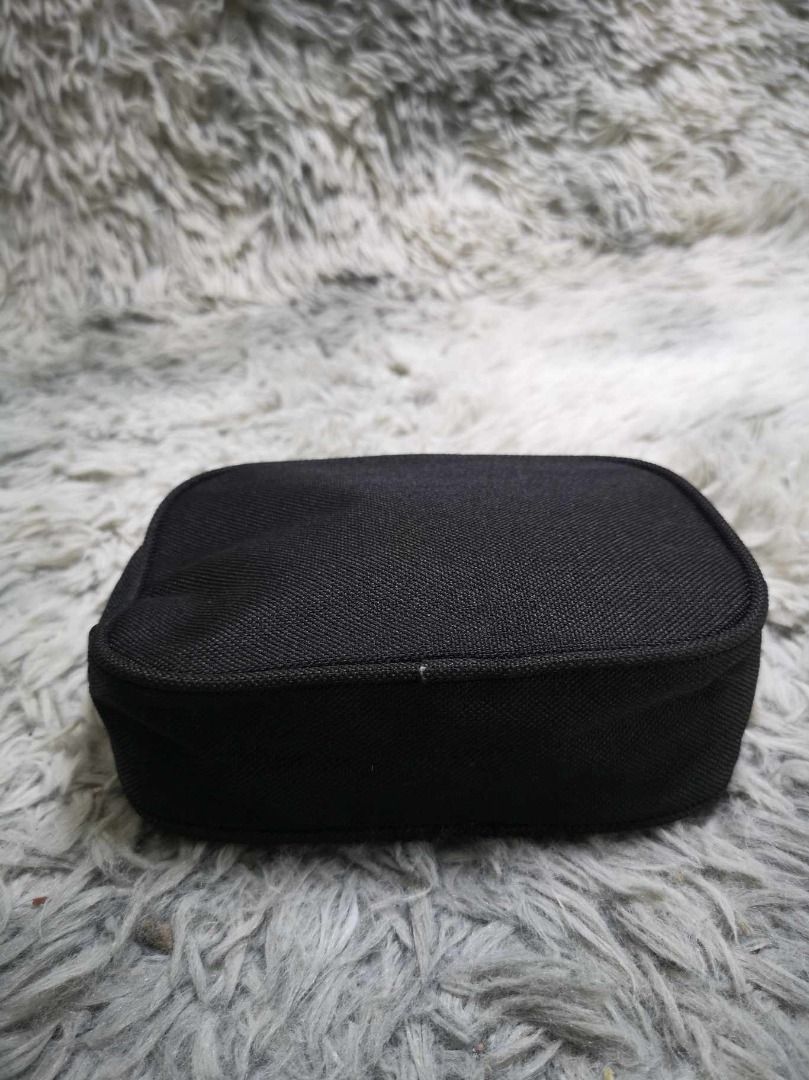 Plain Black Zipper Closure Coin Purse (Category: Purses & Pouches) located in Santa Cruz. Submitted by jmy_surplus.2 (Listing ID 1462669150, Image 3). Description: Size ; L - 4.4 W - 8 Color ; Black Type ; Purse Brand ; No brand Material ; Nylon Style ; Black Coin Purse LR 129 JMY 1 Batch #221.