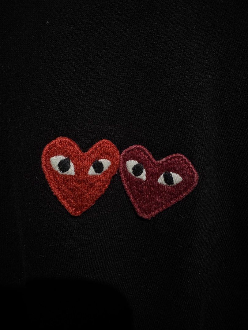 PLAY CDG Comme des Garcons black double heart tshirt (Category: Shirts) located in Valenzuela. Submitted by shop.spark.joy (Listing ID 1462668542, Image 3). Description: L-22.5 in W- 16.5 in.