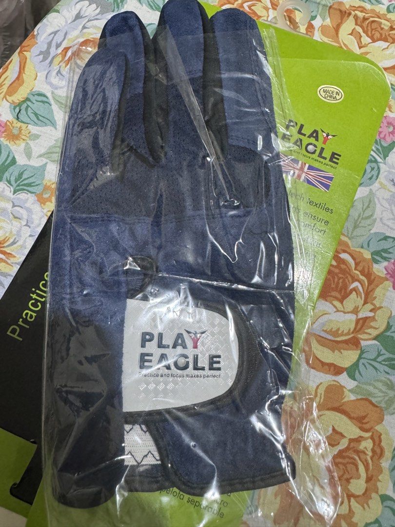 Play eagle golf glove (Category: Luxury Accessories) located in Marikina City. Submitted by luvbags40524 (Listing ID 1462593812, Image 2). Description: Good condition Size: 25cm Left hand Dm for interested .