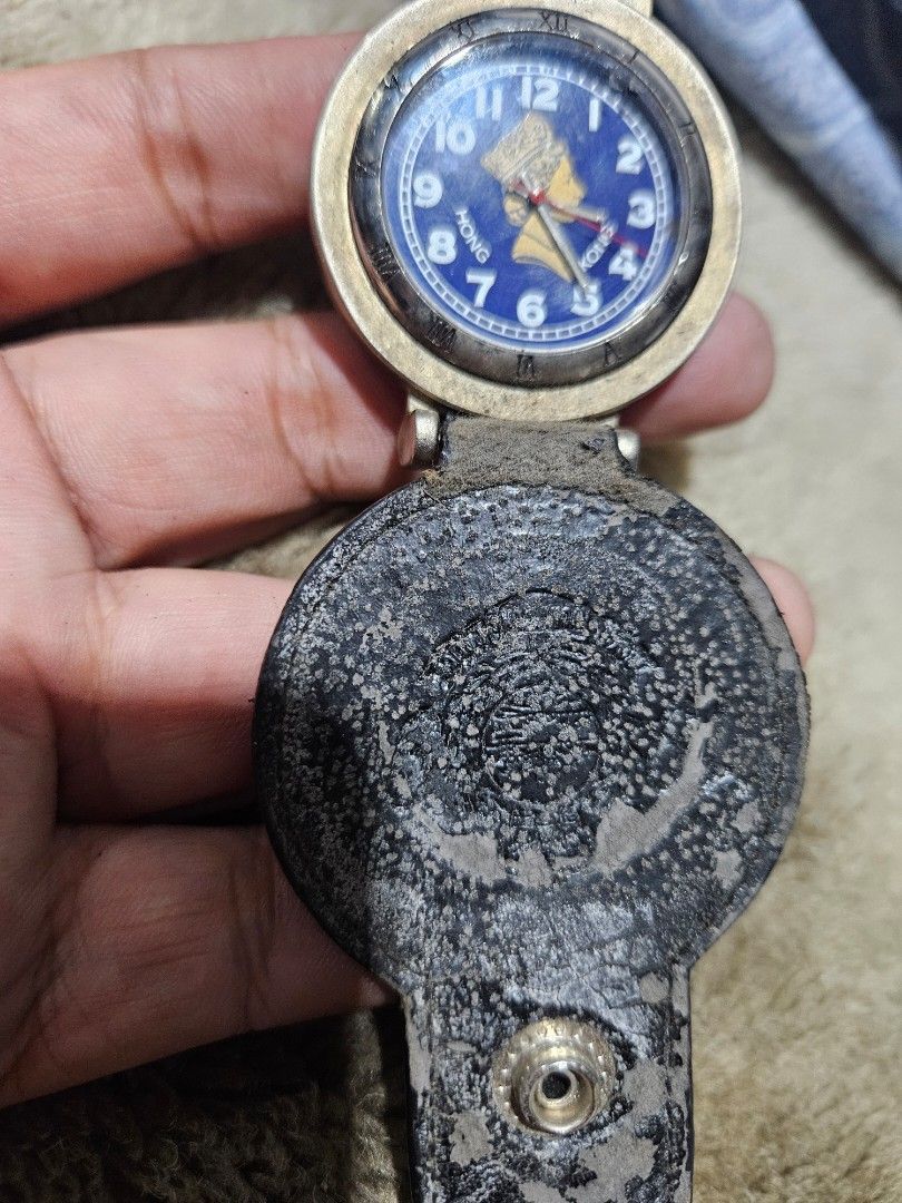 Pocket Watch Old (Category: Luxury Watches) located in Makati City. Submitted by aureliusmagnus (Listing ID 1462615414, Image 2). Description: Old Antiques Pocket Watch.
