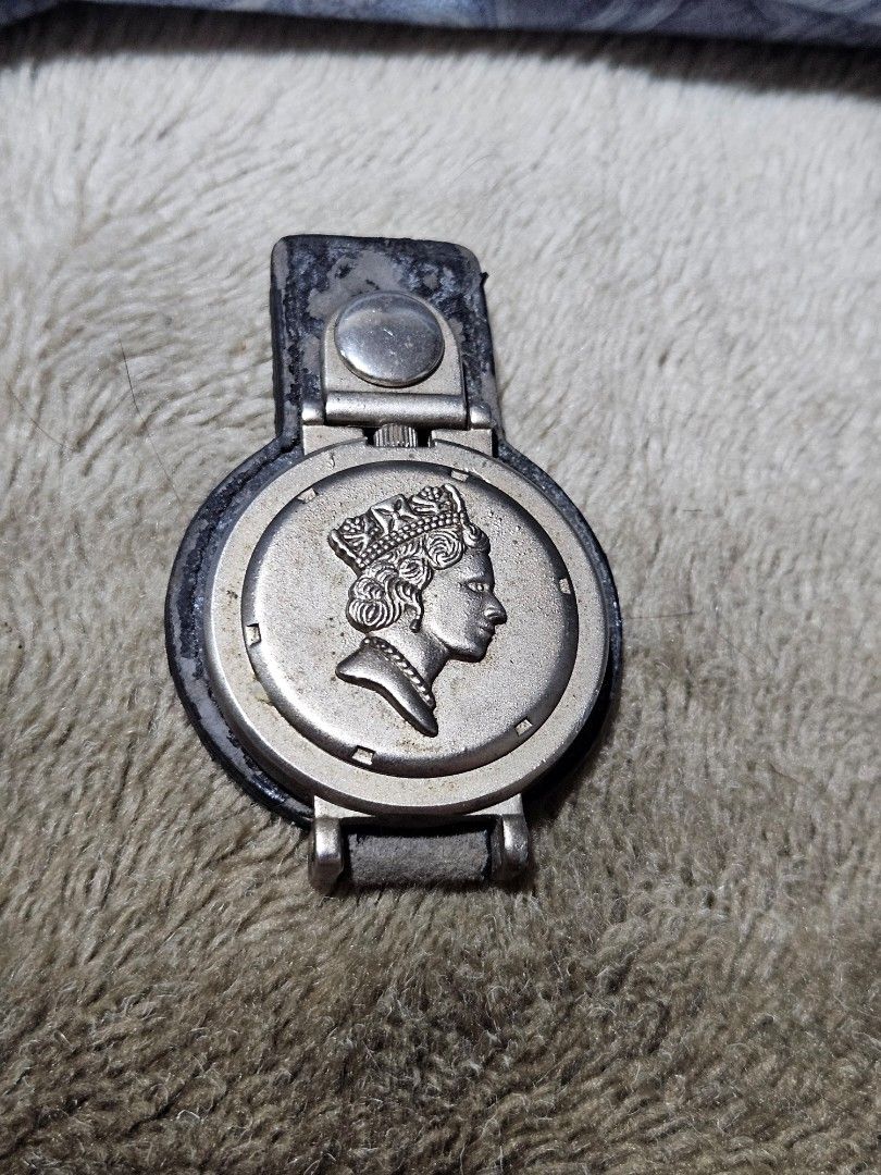 Pocket Watch Old (Category: Luxury Watches) located in Makati City. Submitted by aureliusmagnus (Listing ID 1462615414, Image 3). Description: Old Antiques Pocket Watch.