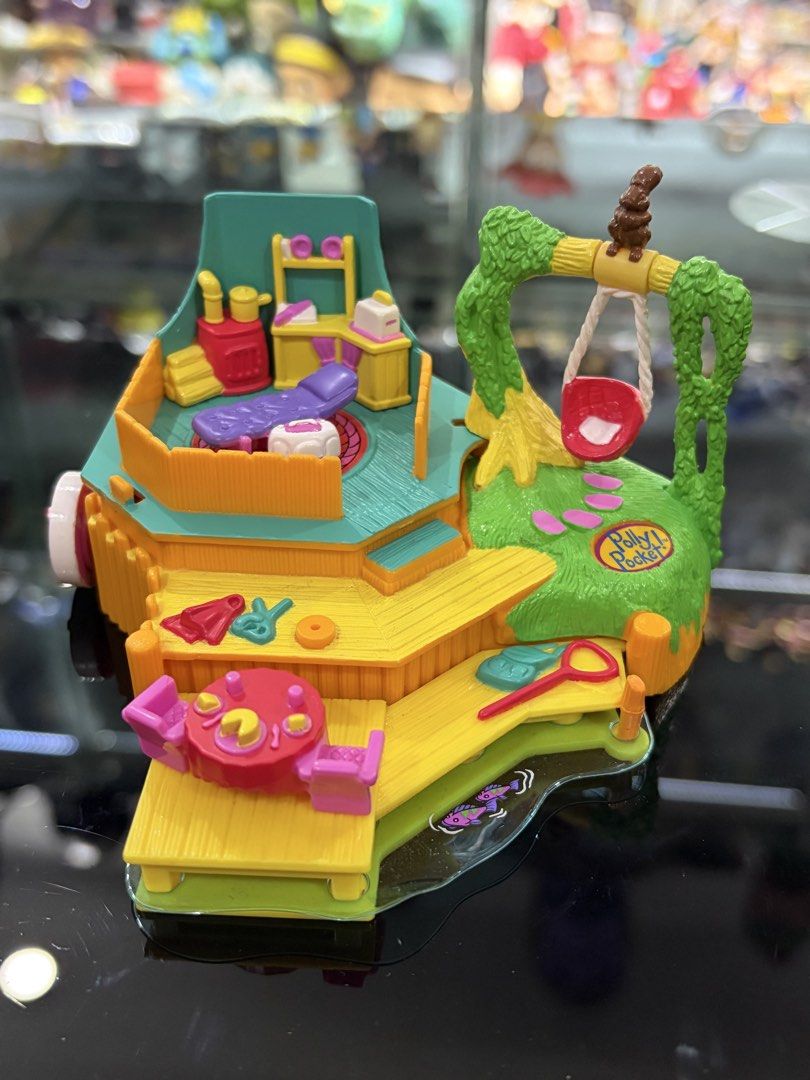 Polly pocket 1998 canoe fun - action park (Category: Kids Toys) located in Makati City. Submitted by tomypom (Listing ID 1462565321, Image 2). Description: Authentic Bluebird Polly pocket 1998 canoe fun - action park Classic 90’s Still in great condition Wysiwyg 1,599 pesos only!!!.
