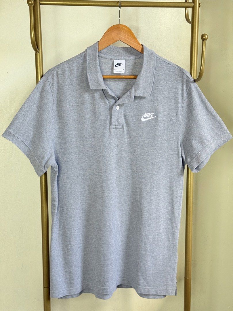POLO SHIRT Men NIKE (Category: Announcements) located in Rizal. Submitted by bhe.mm (Listing ID 1462484607, Image 1). Description: SIZE: LARGE DIMES: 20 x 27.5 COLOR: Gray Payment first Payment method - Gcash Shipping - J&T or lalamove (sf shoulder by buyer).