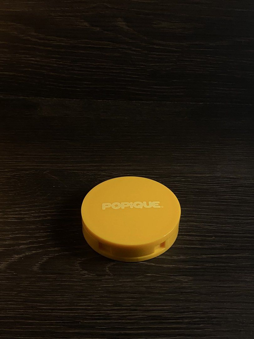 Popique pot color corrector ut1 light peach (Category: Makeup) located in Manila. Submitted by aialovethings (Listing ID 1462582577, Image 1). Description: Og price at ₱400 100% original About 90% left, perfect for testing w/ official korean skincare freebies ♡ price still nego ! dm for inquiries 💌 .
