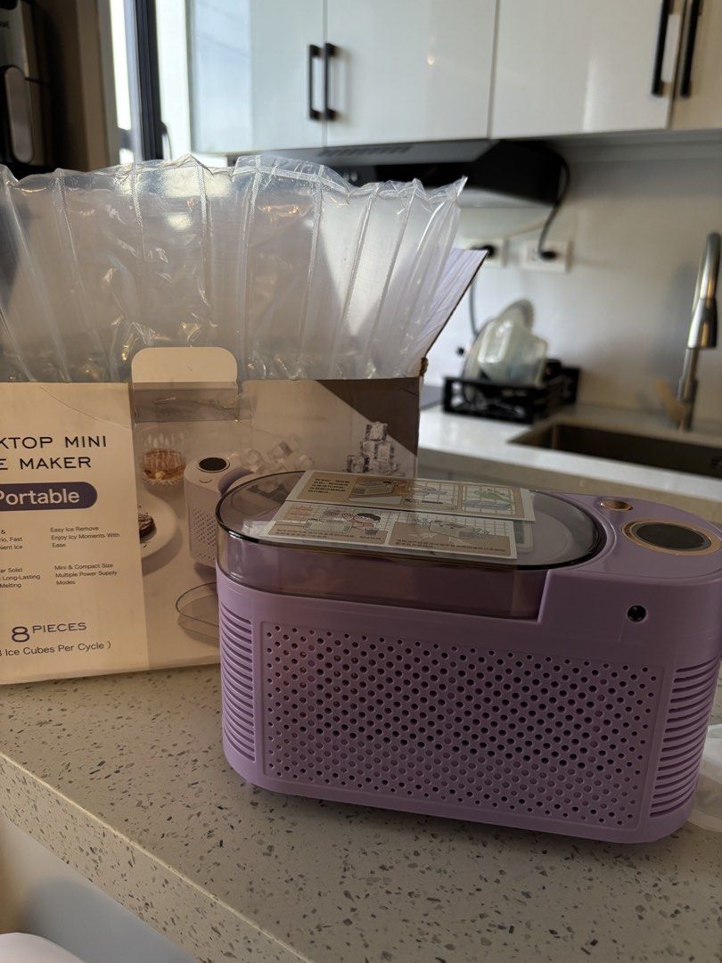 portable ice maker (Category: Refrigerators and Freezers) located in Batangas. Submitted by jmo1025 (Listing ID 1462447424, Image 2). Description: .