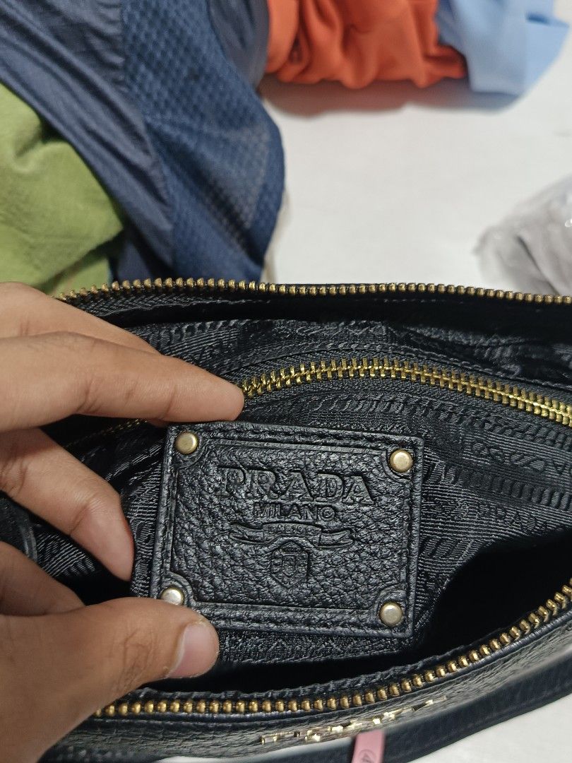 Prada (Category: Luxury Bags & Wallets) located in Manila. Submitted by drenren (Listing ID 1462630358, Image 3). Description: not guaranteed for only 2,800.