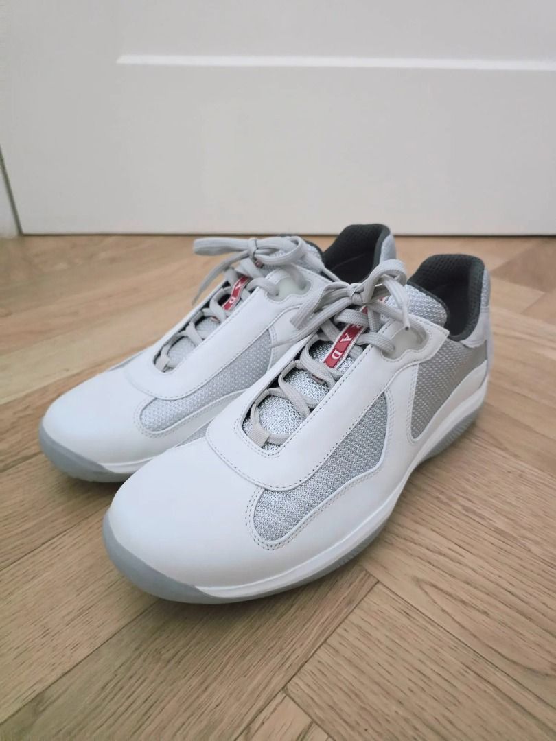 Prada America's Cup Original White （分類：波鞋）位於 Hong Kong。 由 rho03 提交（商品編號 1462479380，圖片 2）。簡介： Prada Size 8 (fits US 9-10 depending on insole) Prada America's Cup Original White Purchased in May 2026 at Prada store in Hong Kong for $7950 HKD Worn once, excellent condition, full set (missing rubber tag)。