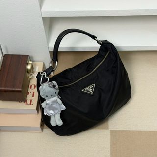 由 theone.boutique.tw (刊登 ID 1462521437，圖片 1) 提交，位於 的 (類別：)，說明：。