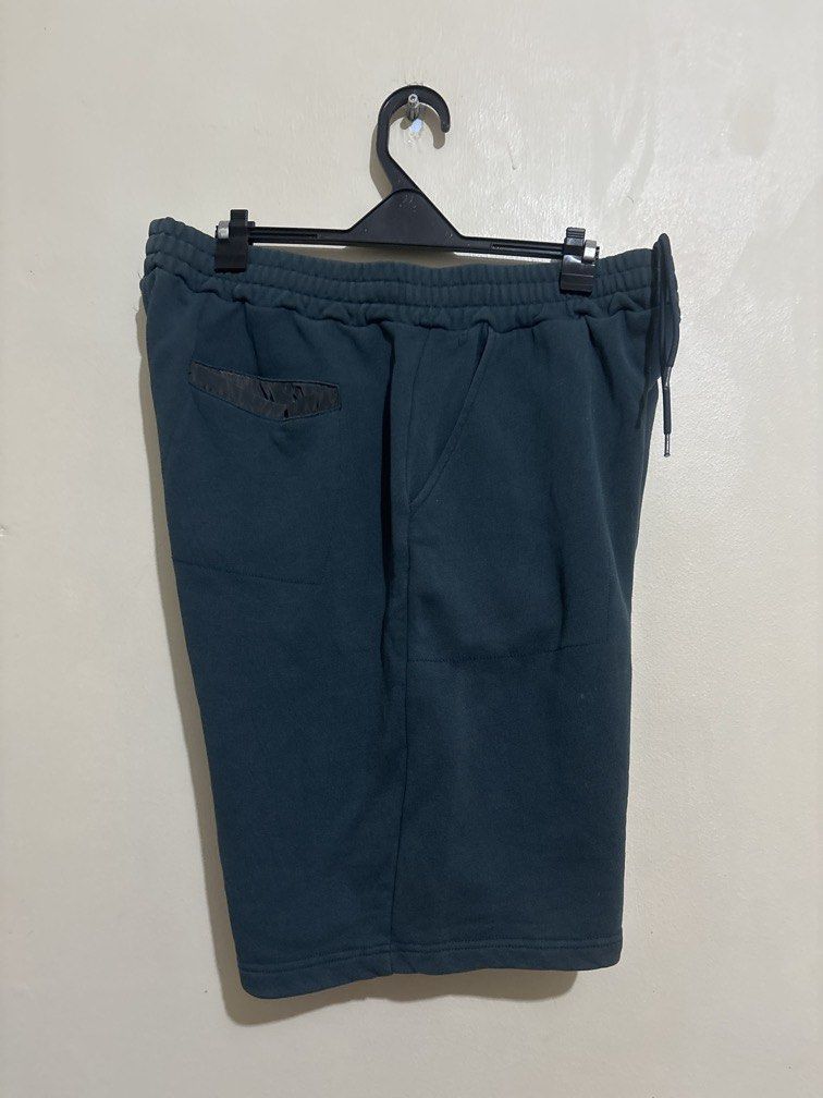 Prada Luna Rossa (Category: Shorts) located in Muntinlupa City. Submitted by owrayttttt (Listing ID 1462565157, Image 2). Description: - Prada Luna Rossa Shorts - XL on tag - Dimes is 30-38 waistline, length is 20 - Very minimal scratch near luna rossa patch - Complete tags - Free shipping via j&t .