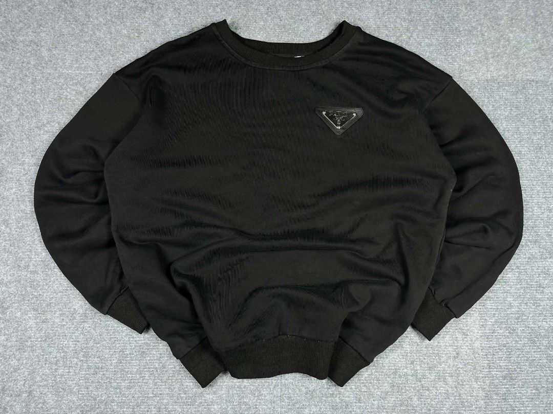 Prada Pullover (Category: Coats, Jackets and Outerwear) located in Tayabas. Submitted by renew.revibe (Listing ID 1462670089, Image 1). Description: Prada Pullover Excellent Condition Off Complete tags Large (22x25) 400 +SF.