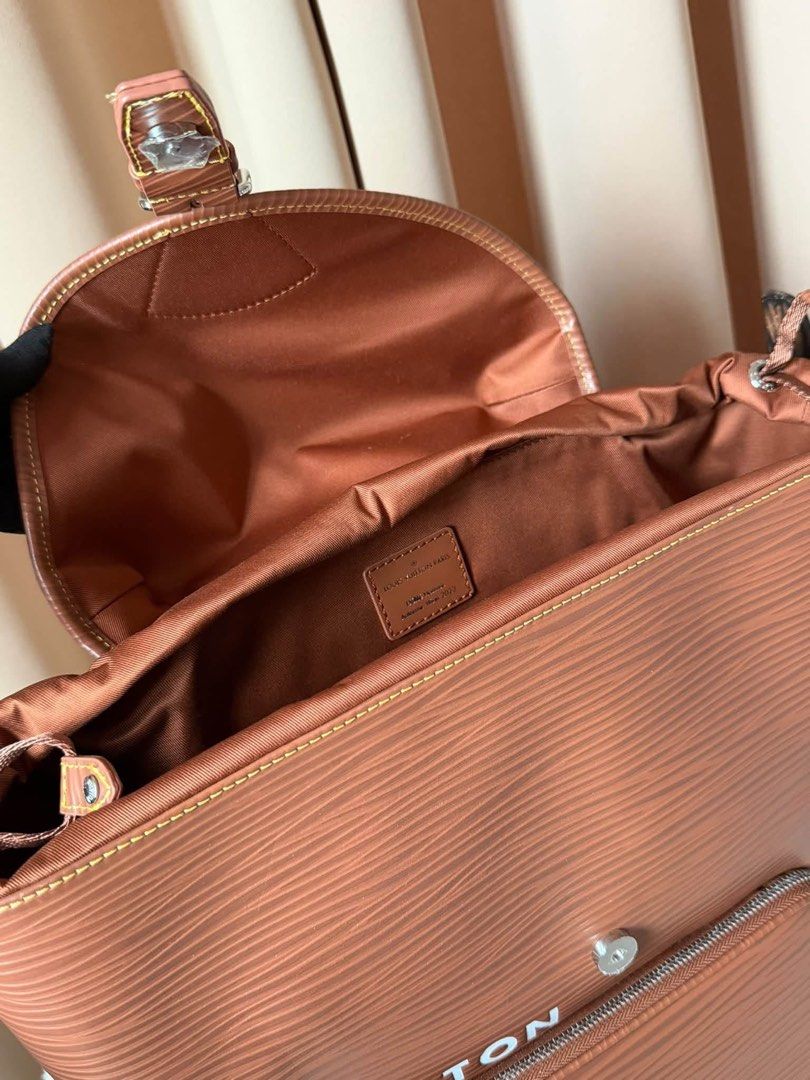 Sale‼️Preloved Lv Backpack Christopher MM (Category: Backpacks) located in Manila. Submitted by bagsandshoesmanymore (Listing ID 1462623590, Image 3). Description: Preloved Lv Backpack Christopher MM Size 39cm Before 12,500 Rare to find What you see is what you get Please read before you order 👉🏻❗️Payment first before shipping ❗️Cut off time of payment 11am sameday delivery ❗️NO MEET UP / NO PICK UP ❗️ORDER CANNOT BE CANCELLED ❗️PLEASE DON’T BU