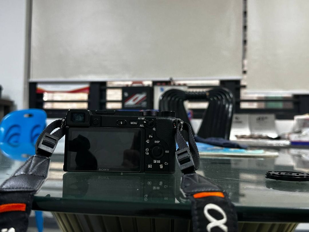 Preloved Sony Alpha a6400 Mirrorless Camera Setup (Category: Cameras) located in San Pablo. Submitted by ultrasteelspc (Listing ID 1462488485, Image 3). Description: 📸 FOR SALE: Preloved Sony Alpha a6400 Mirrorless Camera Setup Looking for a reliable, hybrid camera for photography and 4K vlogging? Selling my lightly used Sony a6400 package—complete with a fast 64GB SD card, and accessories. Package Inclusions: 📷 Sony Alpha a6400 Body (Black) 💾