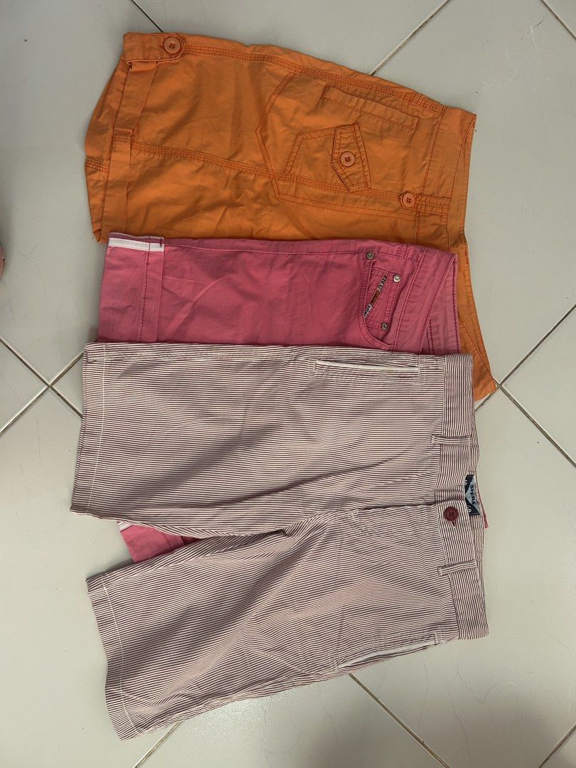 Pre-owned short bundle (Category: Shorts) located in Manila. Submitted by loutang (Listing ID 1462468936, Image 1). Description: .