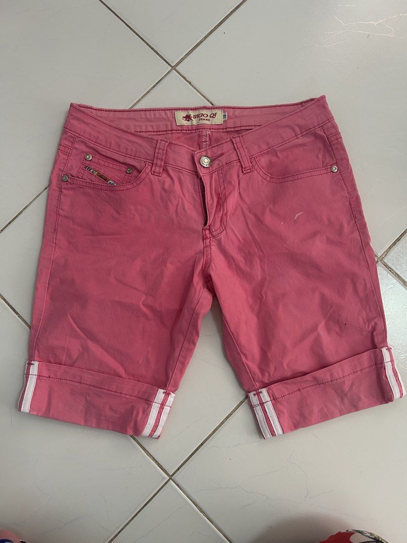 Pre-owned short bundle (Category: Shorts) located in Manila. Submitted by loutang (Listing ID 1462468936, Image 3). Description: .