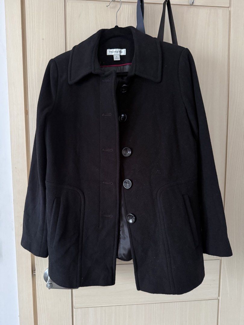 Preston & York Black Button-Up Coat Size 6 (Category: Coats, Jackets and Outerwear) located in Nasugbu. Submitted by truelion.9528cf (Listing ID 1462464878, Image 1). Description: - Brand: Preston & York - Color: Black - Style: Button-up coat - Features: Collar detail, front pockets - Origin: Made in Guatemala - Size: 6.