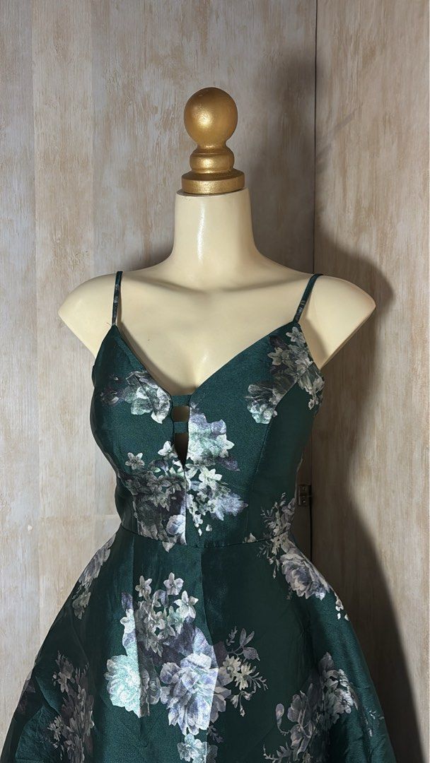Pretty event dress! (Category: Dresses) located in Dasmarinas. Submitted by lovemerit (Listing ID 1462650337, Image 2). Description: Can fit small to med. Perf for events!!.