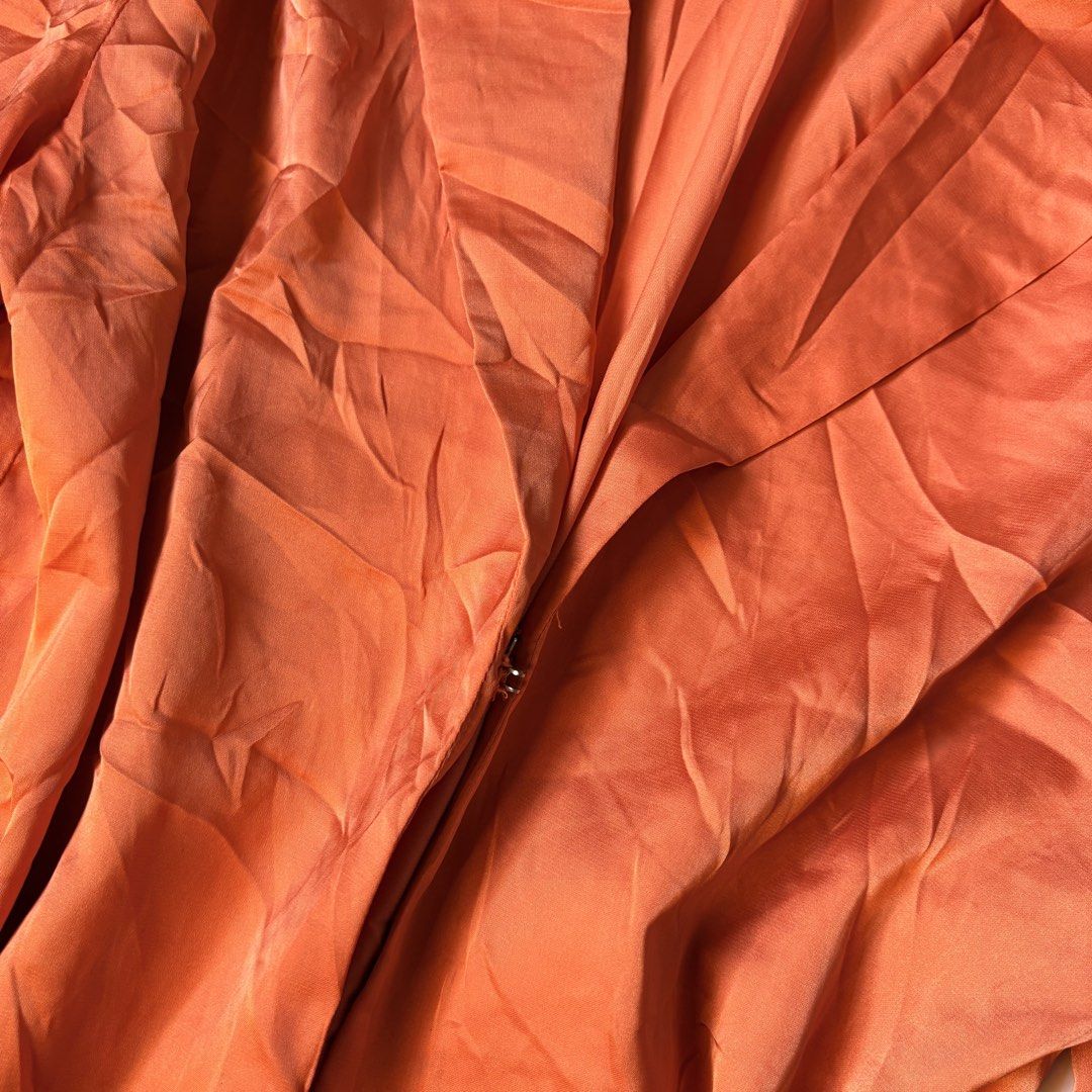 Princess polly orange longsleeves front hook (Category: Longsleeves) located in Quezon City. Submitted by kaelian_couture (Listing ID 1462459571, Image 3). Description: .