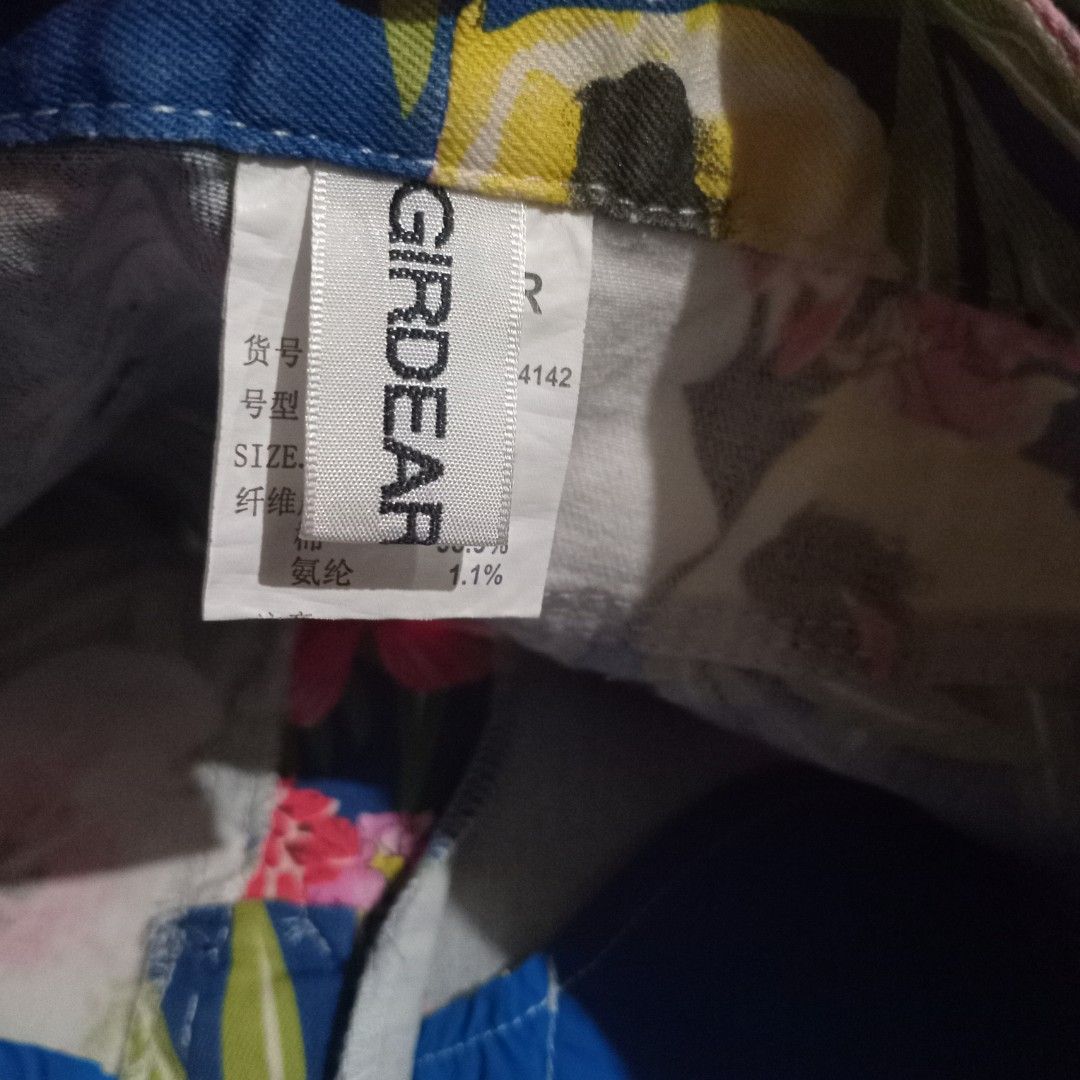 Printed floral denim skirt (Category: Skirts) located in Angono. Submitted by thrifted.fashionshop (Listing ID 1462627692, Image 3). Description: Size - 30 Length - 15 Fit - med / semi-large *not strechable *soft denim *clean cut <NO ISSUES / FLAWS> <COLORS MAY VARY DUE TO LIGHTING> MOP : Gcash only COURIER : Jnt / Lalamove REMINDER : Shipping fee ay hindi kasama sa presyo ng item.