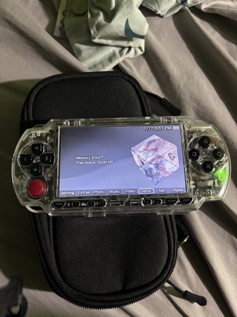 PSP 2000 moded (Category: Others) located in Mandaluyong City. Submitted by pukopuko1174220 (Listing ID 1462559121, Image 1). Description: - reshell clear - clear case - moded battery 3500mah, upon testing straight 9hrs ung unit 100 to 0 percent walang patayan. - naka type c charger nadin Pick up only mag book ang buyer pass sa barat, okies? Okies hahaha.