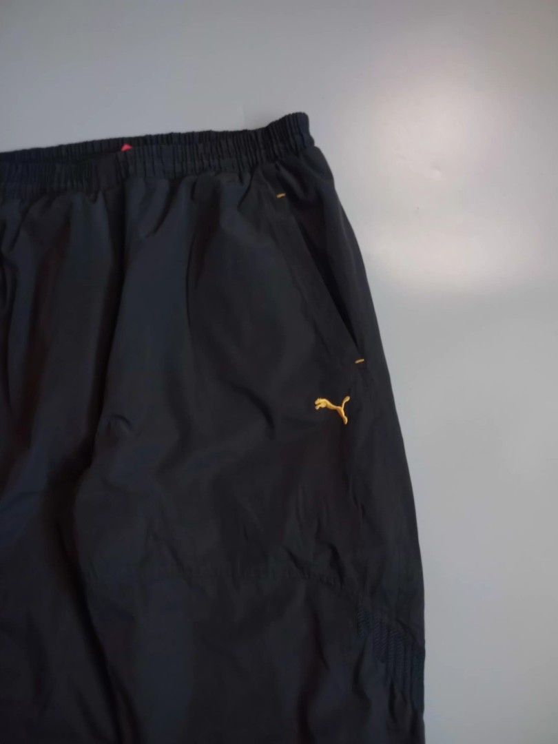 puma baggy track pants (Category: Joggers) located in San Isidro. Submitted by lagloots (Listing ID 1462617229, Image 2). Description: insulated inside embroidered gold puma logo with drawstrings can fit up to 40 length 41 thigh 14 hem 9.