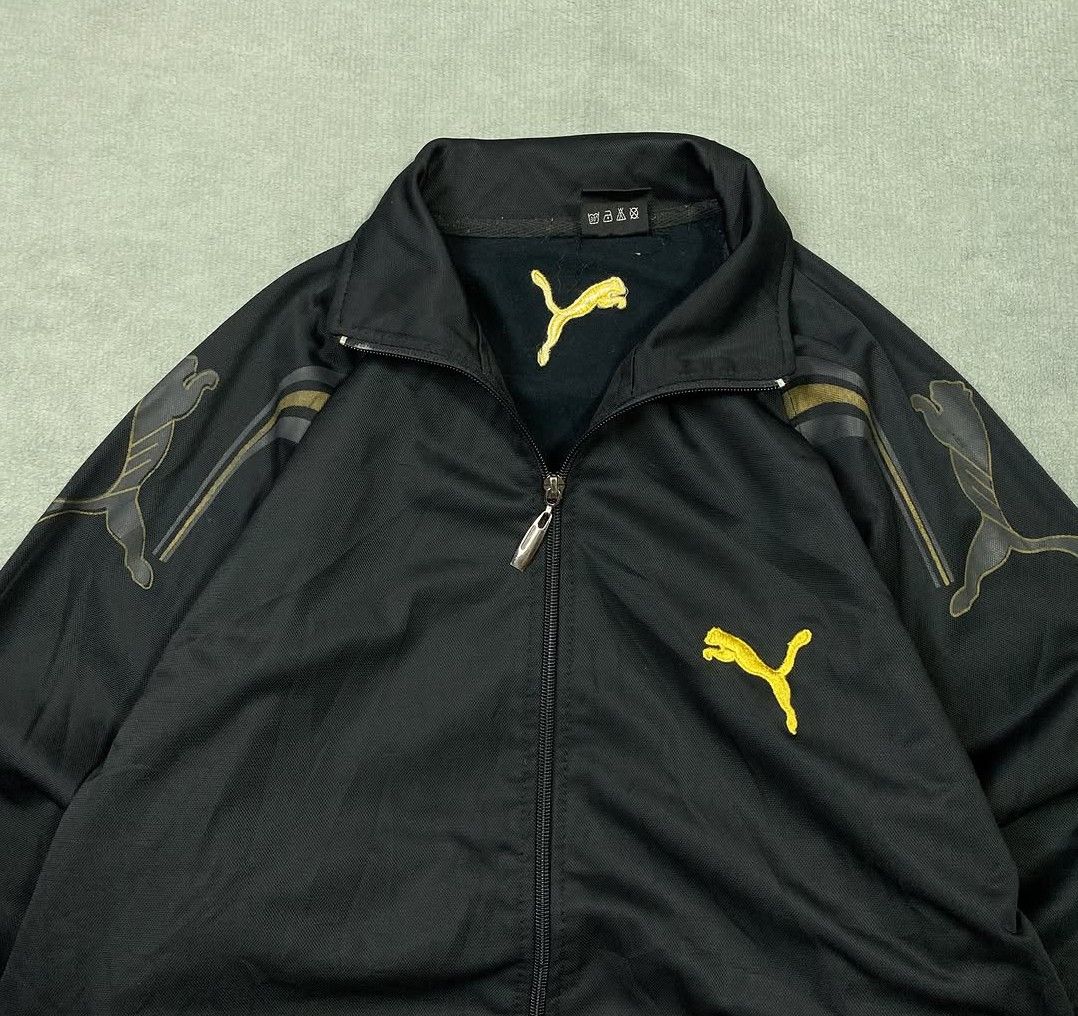 puma black track jacket (Category: Coats, Jackets and Outerwear) located in Cavite. Submitted by nior1305 (Listing ID 1462624345, Image 2). Description: puma black track jacket length: 27 width: 20 no issue condition: 10/10 mine: 700 .