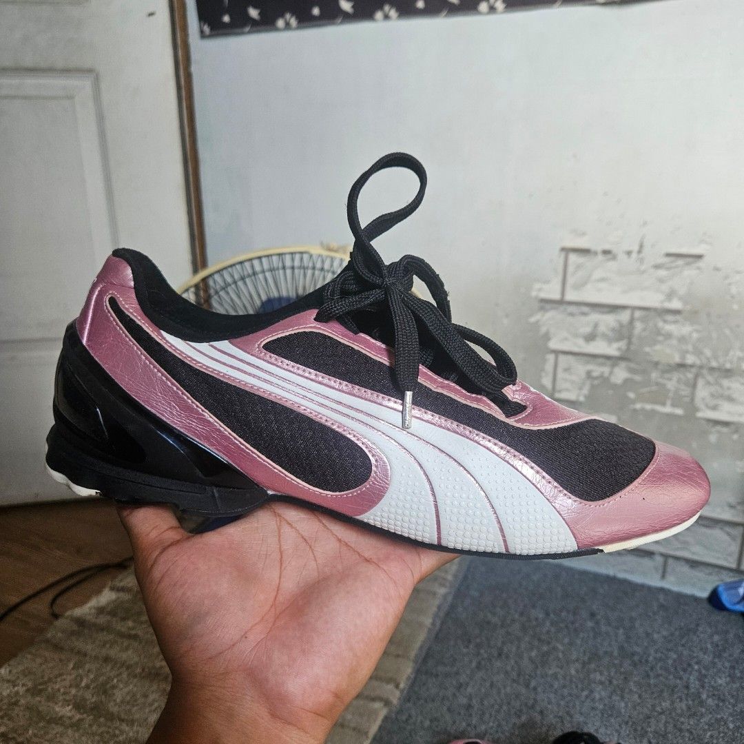 PUMA VS-1 "METALLIC PINK" (Category: Sneakers) located in Cavite. Submitted by superhonestseller07 (Listing ID 1462453560, Image 1). Description: PUMA VS-1 "METALLIC PINK" SIZE 11.5 US (SNUG FIT) PADALA FROM US .