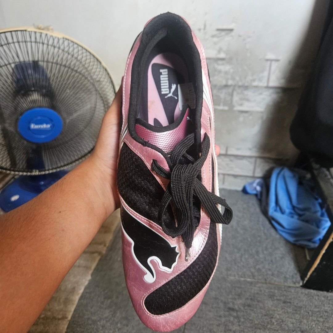 PUMA VS-1 "METALLIC PINK" (Category: Sneakers) located in Cavite. Submitted by superhonestseller07 (Listing ID 1462453560, Image 3). Description: PUMA VS-1 "METALLIC PINK" SIZE 11.5 US (SNUG FIT) PADALA FROM US .