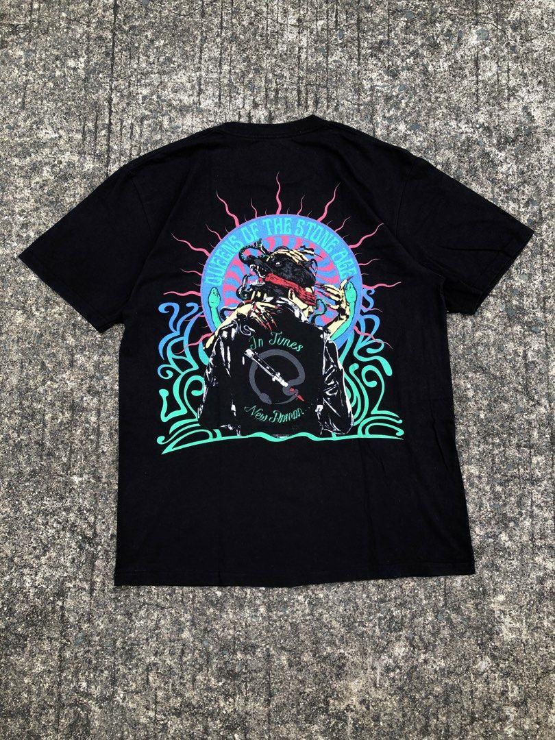 QUEEN OF THE STONE AGE (Category: Tshirts & Polo Shirts ) located in Manila. Submitted by thrift_neo (Listing ID 1462610515, Image 3). Description: QUEENS OF THE STONE AGE official printed tag size L on tag 21.5x29 excellent condition.