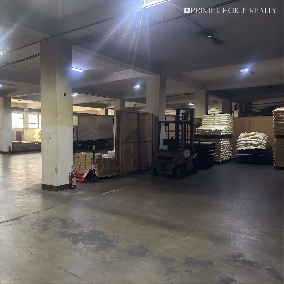 Quezon City Lot with Existing Warehouse (Category: Commercial) located in Quezon City. Submitted by primechoicerealtyinc (Listing ID 1462525411, Image 2). Description: FOR SALE | QUEZON CITY WAREHOUSE & LOT 📍 Strategic Location in Quezon City Property Details: • Lot Area: 4,120 sqm • Floor Area: 5,231 sqm • Existing Warehouse • Highly accessible location NEARBY LANDMARKS: • EDSA • Del Monte Avenue / Banawe • West Avenue Asking Price: ₱250,000/sq