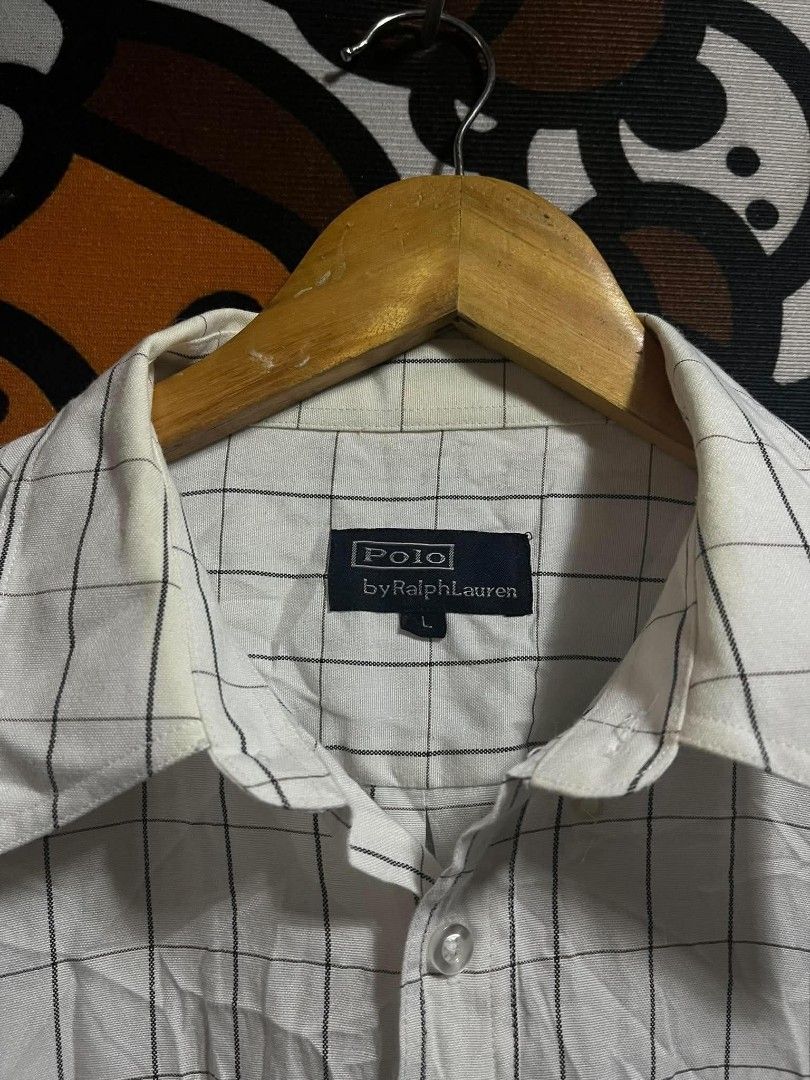 Ralph Lauren Polo (Category: Tshirts & Polo Shirts ) located in Taguig. Submitted by bimbyanche19839 (Listing ID 1462607895, Image 3). Description: Ralph Lauren Polo Button Down Size: Large-Xlarge Width: 23 Length: 30 Condition: Good Issue: Washable Stain 🏷️400php plus ship 📍Taguig Location.